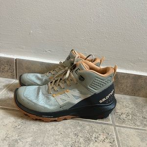 Salomon hiking boots Women